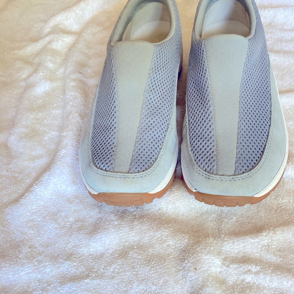 LL Bean like New only warn inside around the house